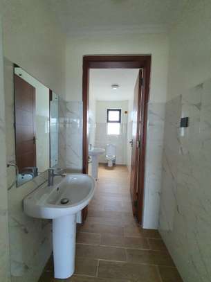 2 Bed Apartment with En Suite at Getathuru Rd image 19