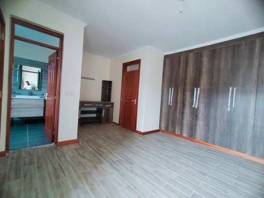 4 Bed House with En Suite in Thika Road image 16