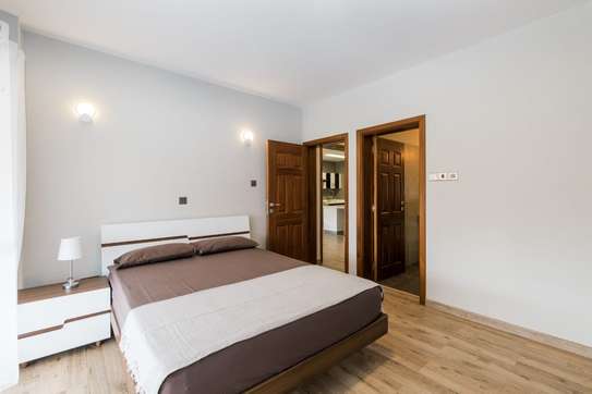 2 Bed Apartment with Swimming Pool in Kileleshwa image 10