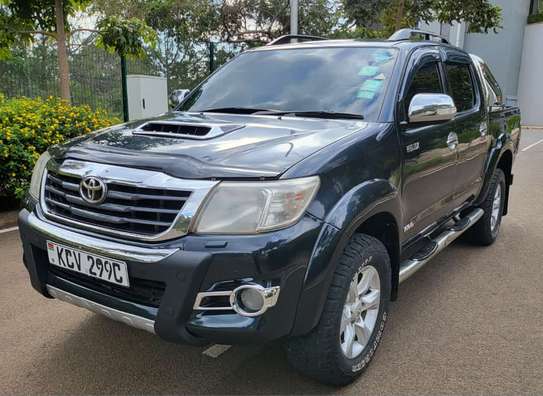 TOYOTA HILUX INVISIBLE IN EXCELLENT CONDITION image 11