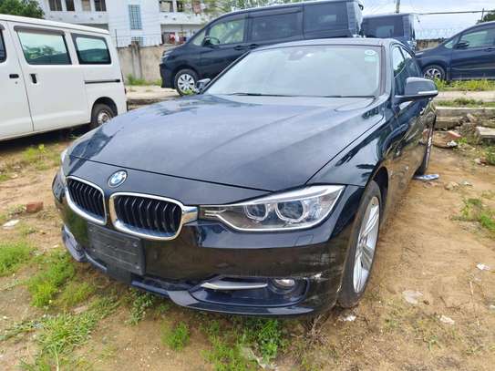 BMW 320i black 2018 image 10