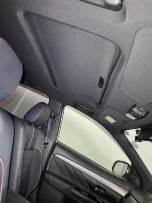 Mitsubishi outlander PHEV hybrid silver 2018 image 6