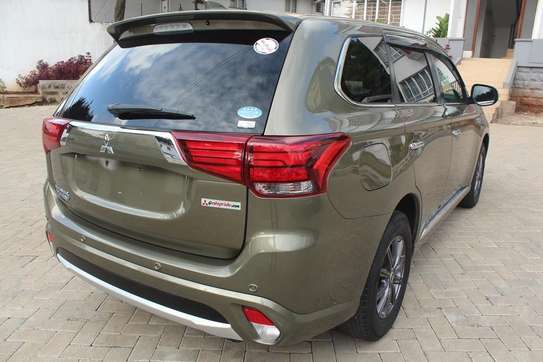 Mitsubishi Outlander PHEV 2017 89,000 Kms image 3