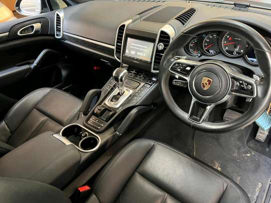 Porsche cayenne image 3