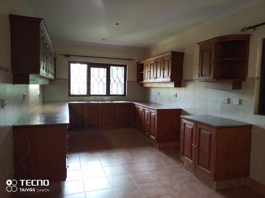 4 Bed House with En Suite at Off Muthaiga Rd image 11
