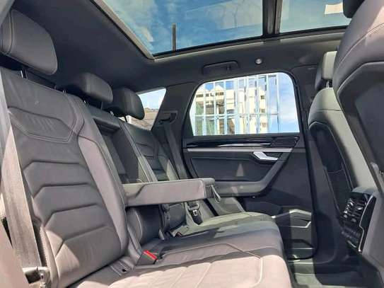 VOLKSWAGEN TOUAREG image 4