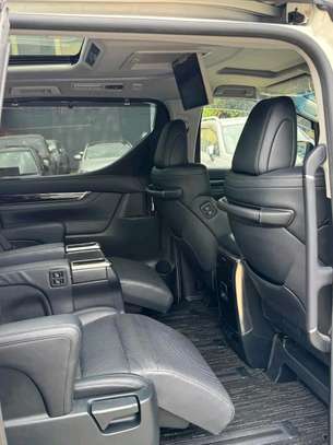 Toyota Alphard Executive Grade Lounge 2018 Double Sunroof image 4