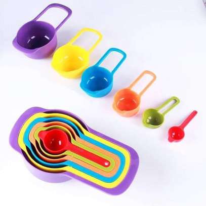 measuring cups image 1