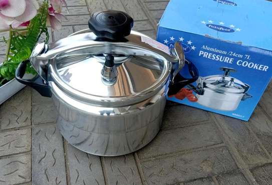 Aluminium non-explosive  pressure cooker image 1