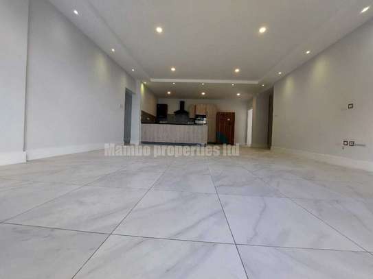 3 Bed Apartment with En Suite at Rhapta Rd image 21