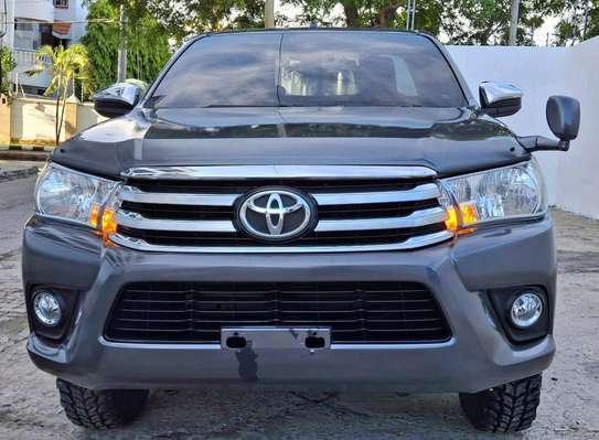 TOYOTA Hilux image 13
