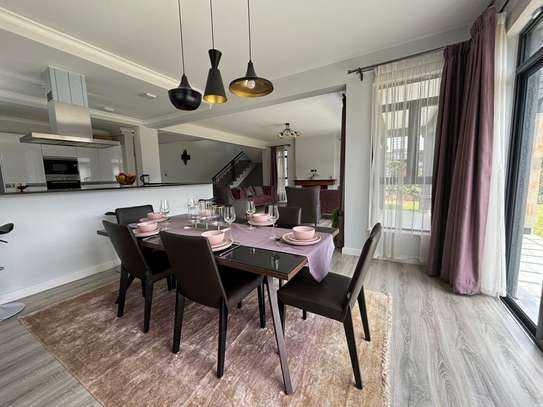 4 Bed Villa with En Suite in Kiambu Road image 1