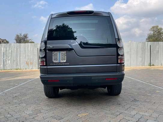 2016 Land Rover discovery 4 in Nairobi image 5