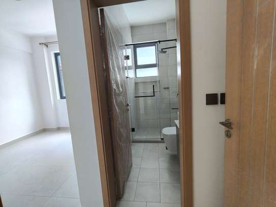 3 Bed Apartment with En Suite at Brookside Drive image 2