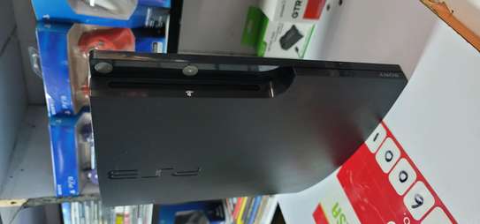 Playstation 3 in perfect condition (10 games included) image 2