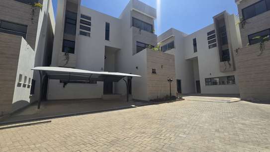 Brand New 5-Bedroom Modern House – Lavington | Rent KSh 500K image 3