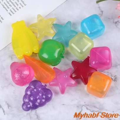 20pc pack Reusable silicone ice cubes. image 2