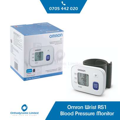 Omron Wrist Rs1 Blood Pressure Monitor image 1