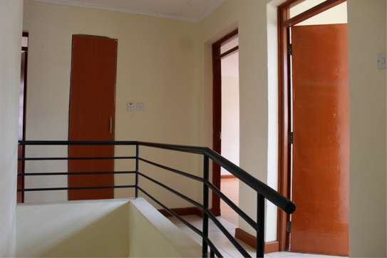 4 Bed Townhouse with En Suite in Embakasi image 14