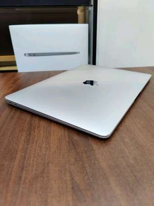 MacBook air 2019 Laptop image 2
