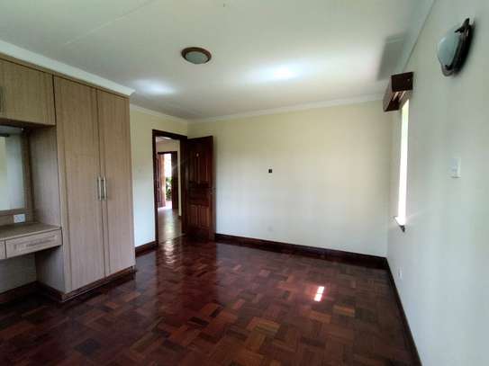 5 Bed Townhouse with En Suite in Runda image 32