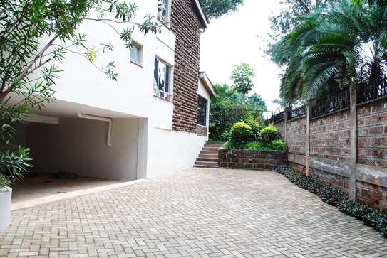 5 Bed House with Garden in Gigiri image 8