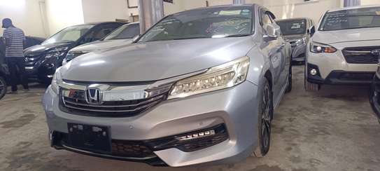 Honda Accord hybrid Silver hybrid 2018 image 2