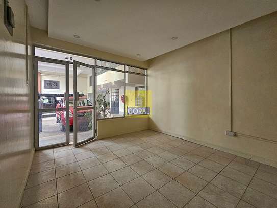 500 ft² Office in Parklands image 8