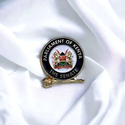 Senate of Kenya Lapel Pinbadge with Mace image 1