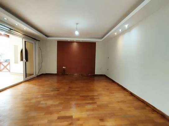 4 Bed House with En Suite in Lavington image 10