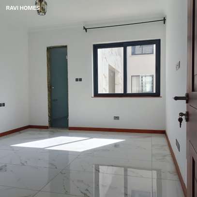 3 Bed Apartment with En Suite in Kileleshwa image 7