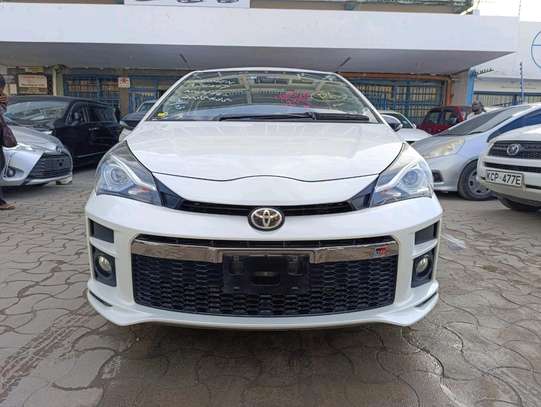 Toyota Vitz GR Hybrid white 2018 image 1