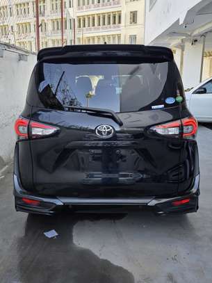 Toyota Sienta Black 2019 image 5