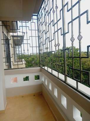 5 Bed Apartment with En Suite in Nyali Area image 2