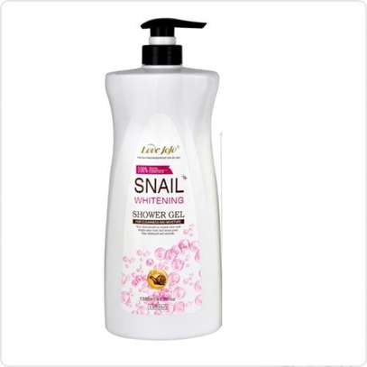 Snail Whitening Shower Gel image 1