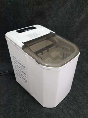 Compact Innovia ice maker 12kgs / 24hrs image 1