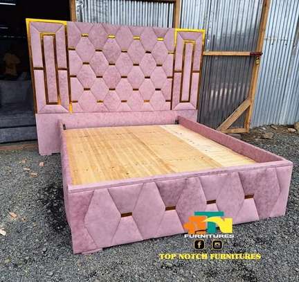 Stylish super crafted kingsize bed image 3