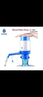 Manual water pump image 2