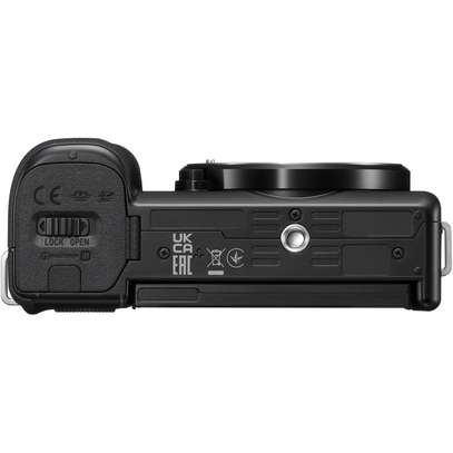 Sony ZV-E10 Camera with 16-50mm Lens (Black) image 3