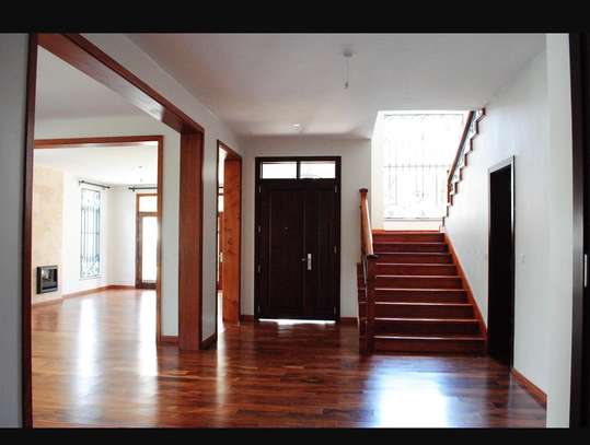 5 Bed Townhouse with En Suite in Lavington image 24