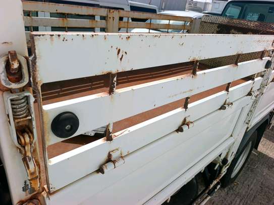 Mitsubishi canter 3tones image 6