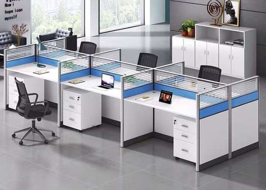 Modern office working station image 4