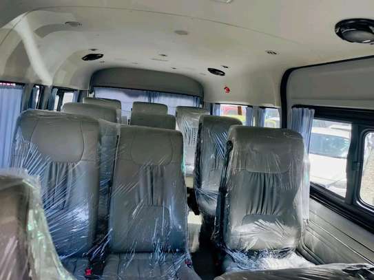 Toyota Hiace 9l manual diesel 2019 New shape image 7