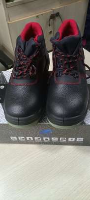 Quality Safety Boots Available at a good price image 1