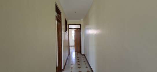 7 Bed House with En Suite in Runda image 14