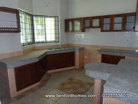 3 Bed Apartment with En Suite at Nyali image 12