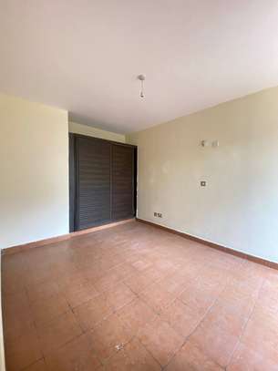 3 Bed Apartment with En Suite in Lavington image 17