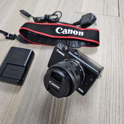 Canon EOS M100 Mirrorless Digital Camera with 15-45mm Lens image 3