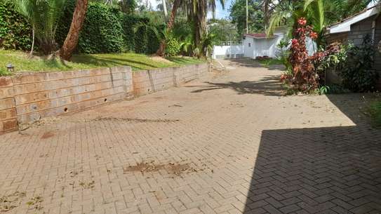 6 Bed House with Garden in Gigiri image 21