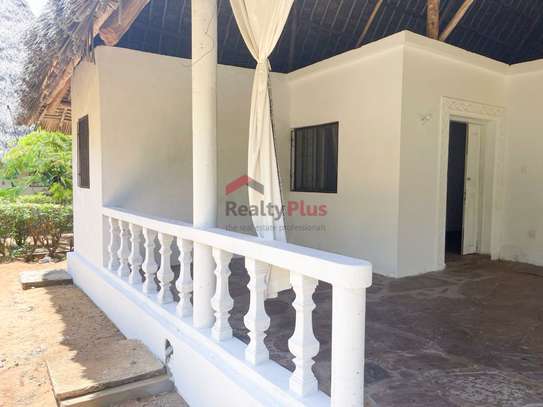 2 Bed Villa with En Suite in Malindi image 2